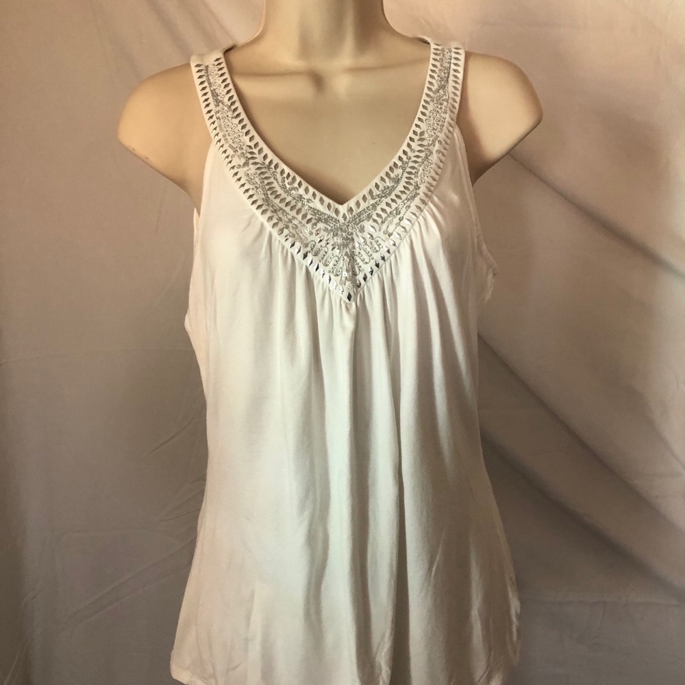 WHBM White House Black Market Shell